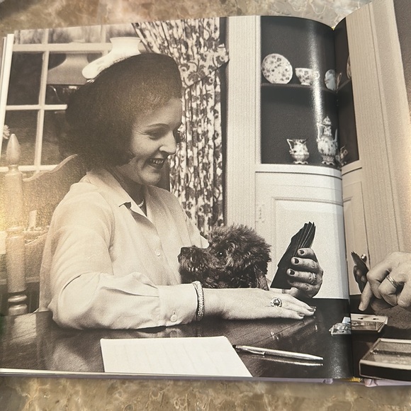 2/$20 Betty white book - Picture 5 of 7